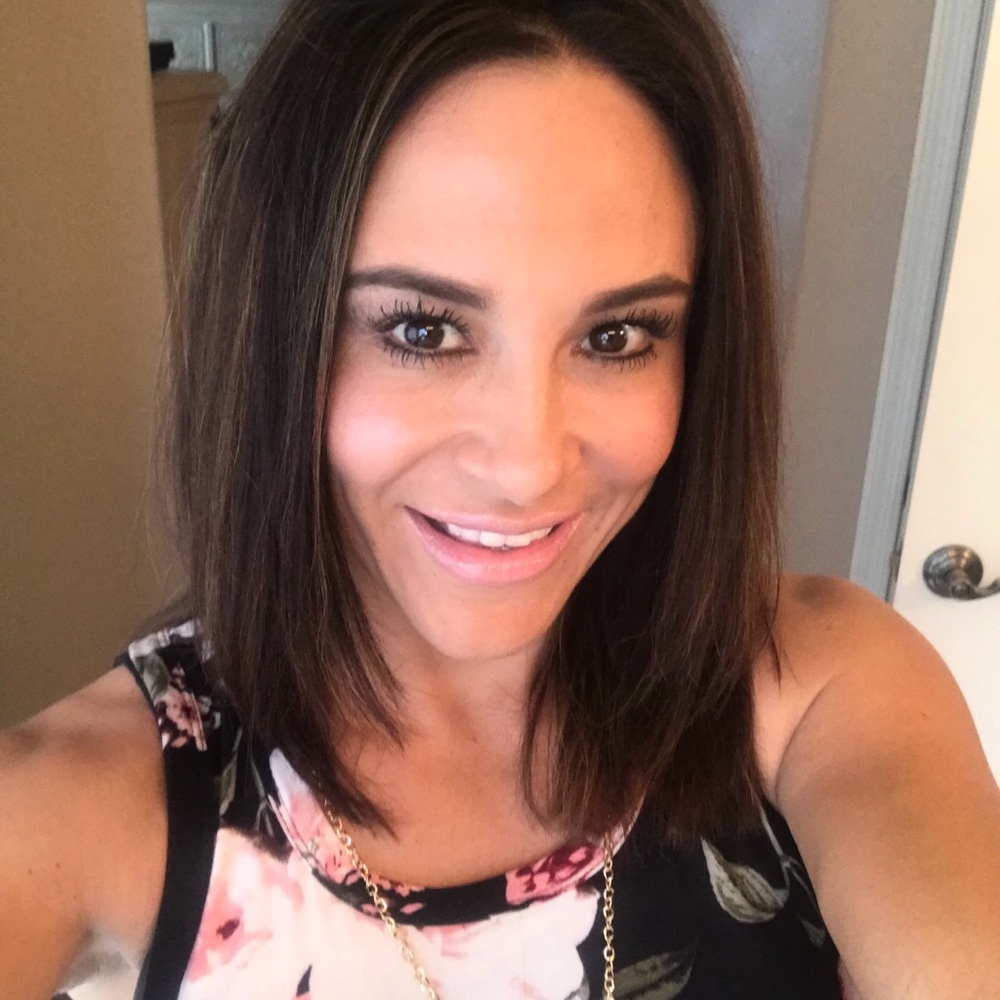 Meet your Posher, Dena